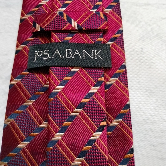 Jos. A. Bank Red Woven Jacquard Men's Tie Necktie Silk Abstract - Picture 3 of 9